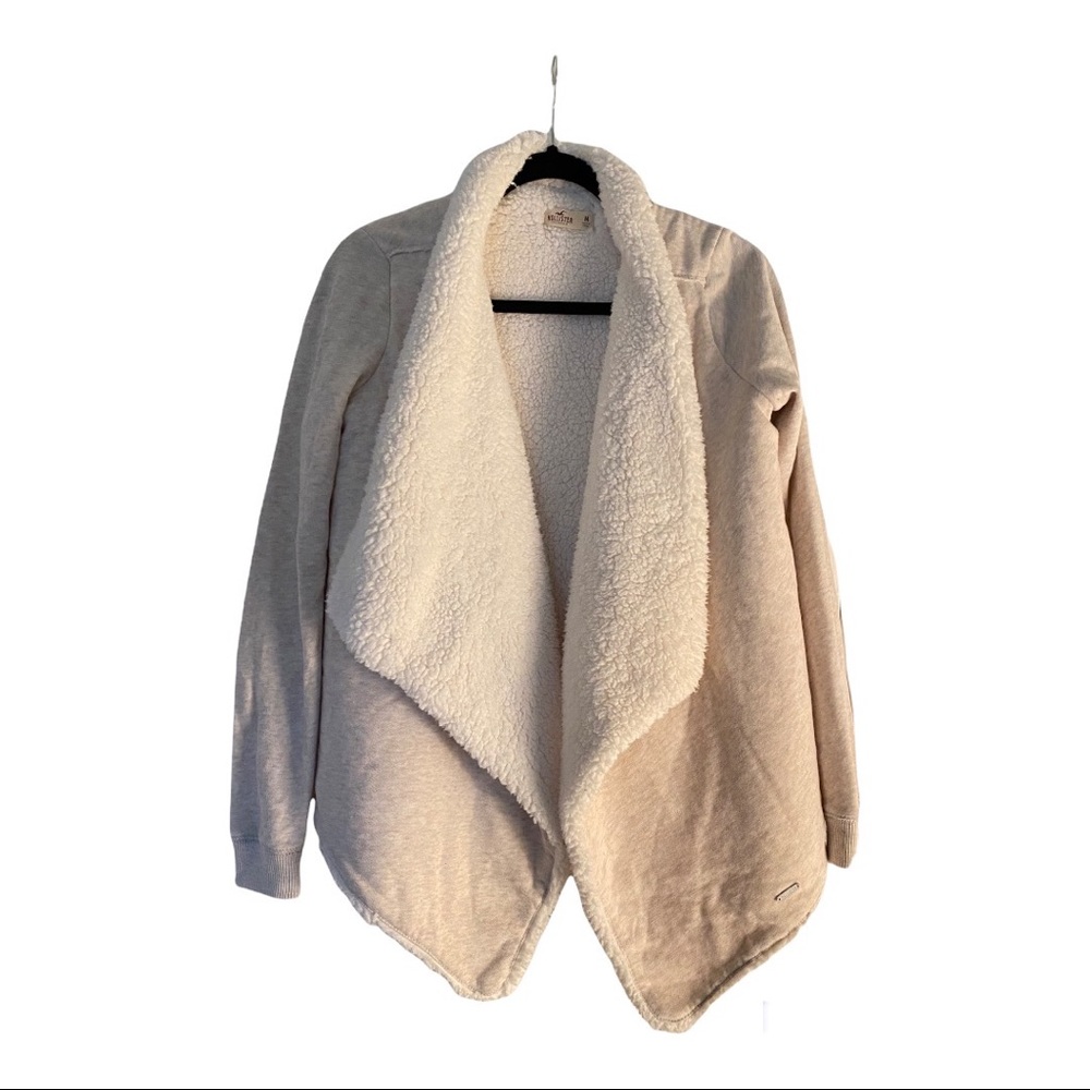 Hollister Sherpa-Lined Cardigan. Heathered Oatmeal Color. Cream lining. Size M